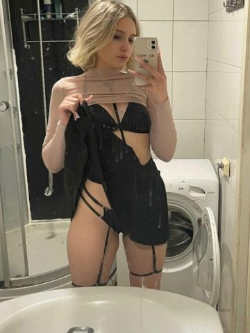 Алиса Реал Студентка Брюнетка